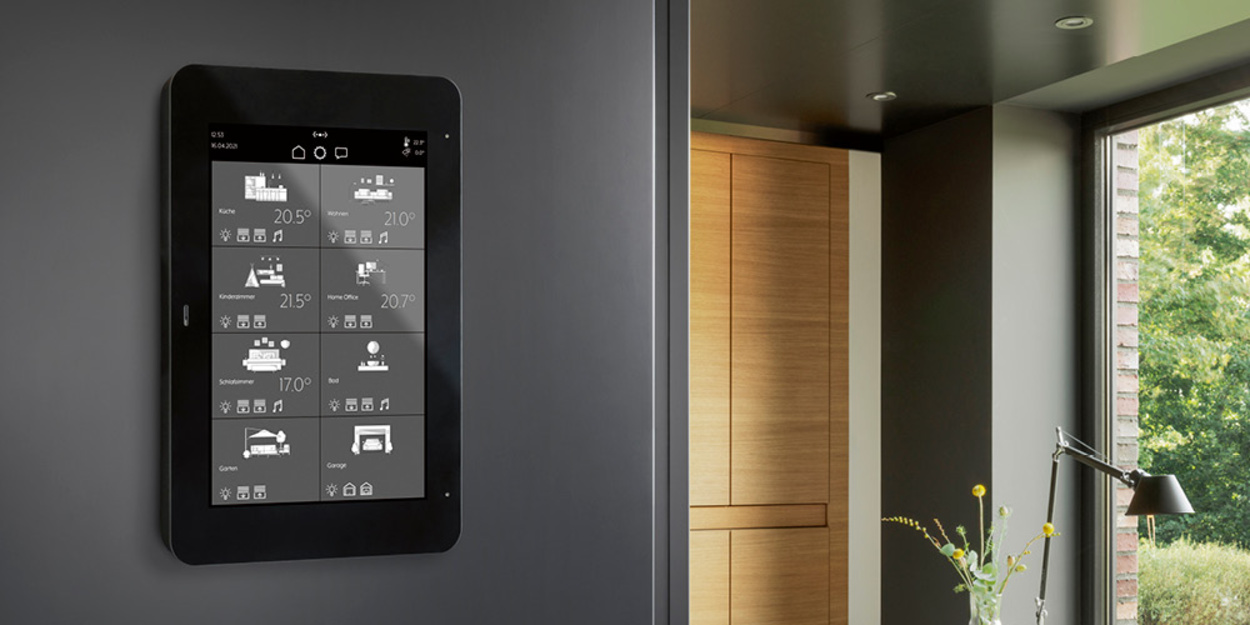 JUNG Smart Panel 8 bei Florian Gruß in Thüngersheim